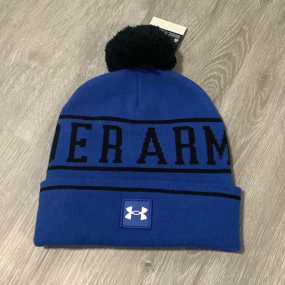 Under Armour men’s blue and black winter beanie hat